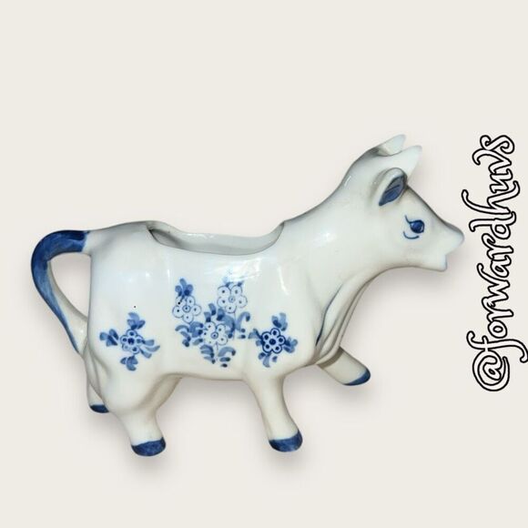 Blue & White Cow Creamer - Picture 1 of 9